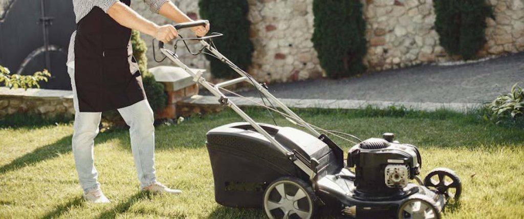 Residential lawn care service in Abilene Texas neighborhood